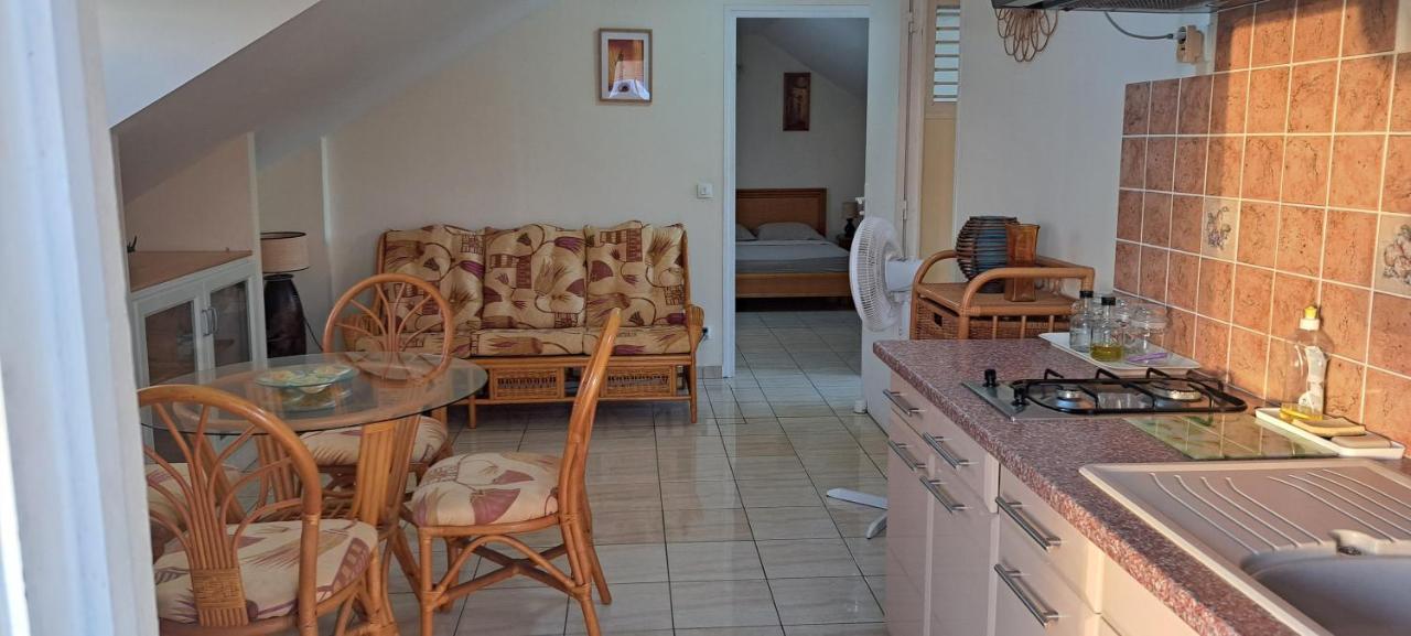 Logement Spacieux Deux Pieces A Baie Mahault Exterior photo